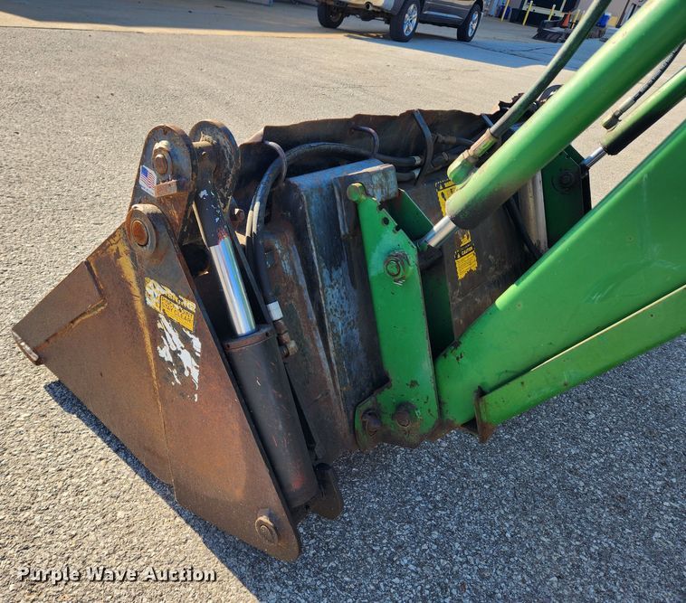 image for item JB9464 1992 John Deere 5300  MFWD tractor