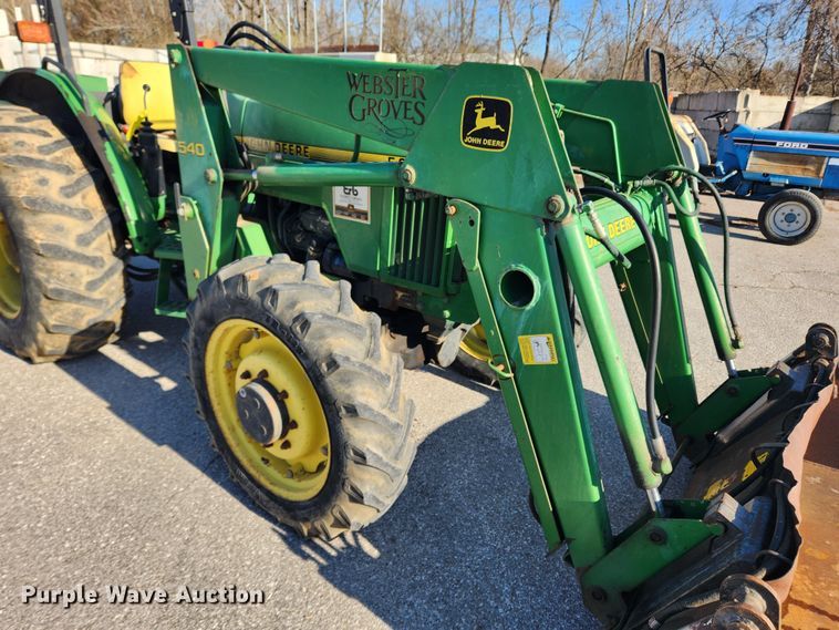 image for item JB9464 1992 John Deere 5300  MFWD tractor