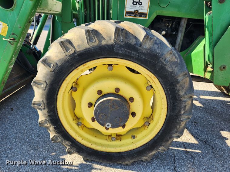 image for item JB9464 1992 John Deere 5300  MFWD tractor