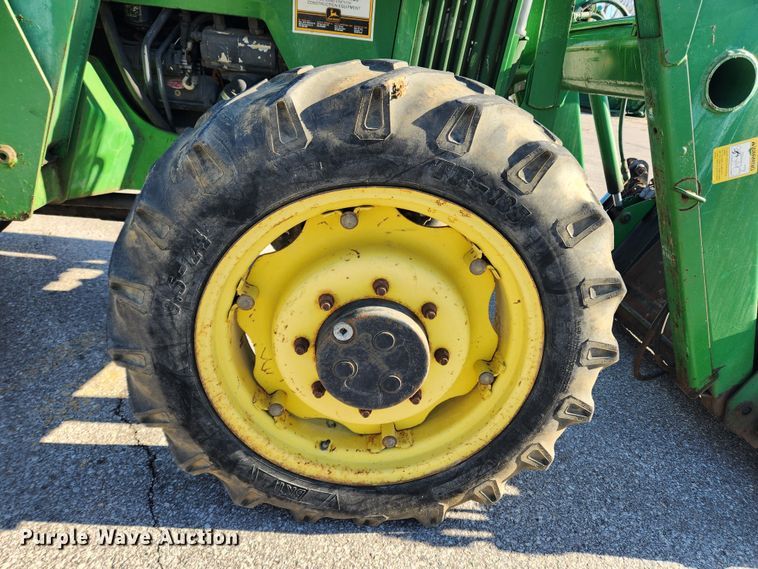 image for item JB9464 1992 John Deere 5300  MFWD tractor