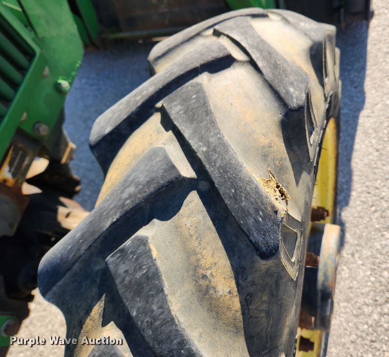 image for item JB9464 1992 John Deere 5300  MFWD tractor