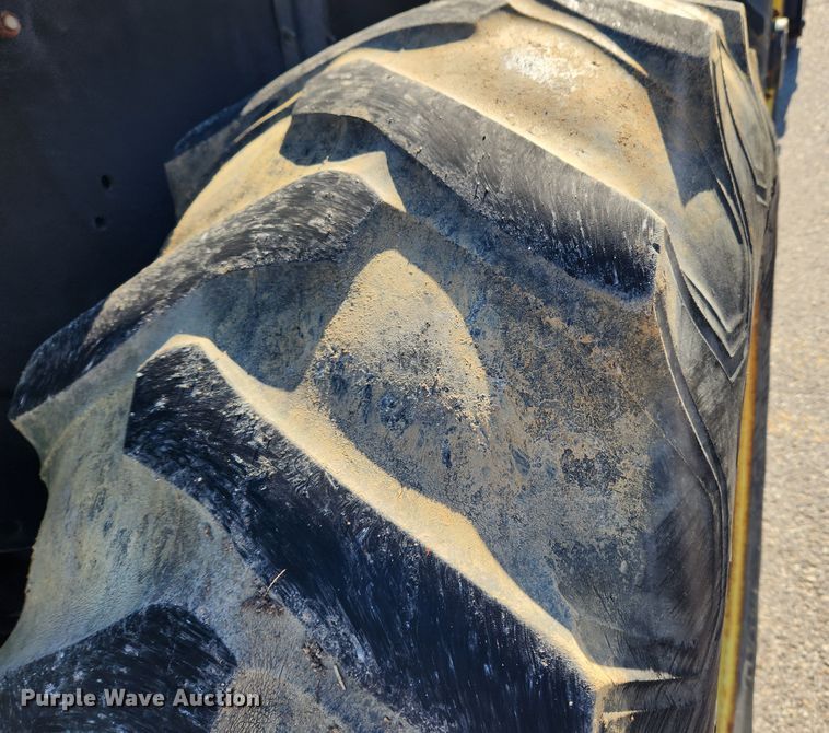 image for item JB9464 1992 John Deere 5300  MFWD tractor