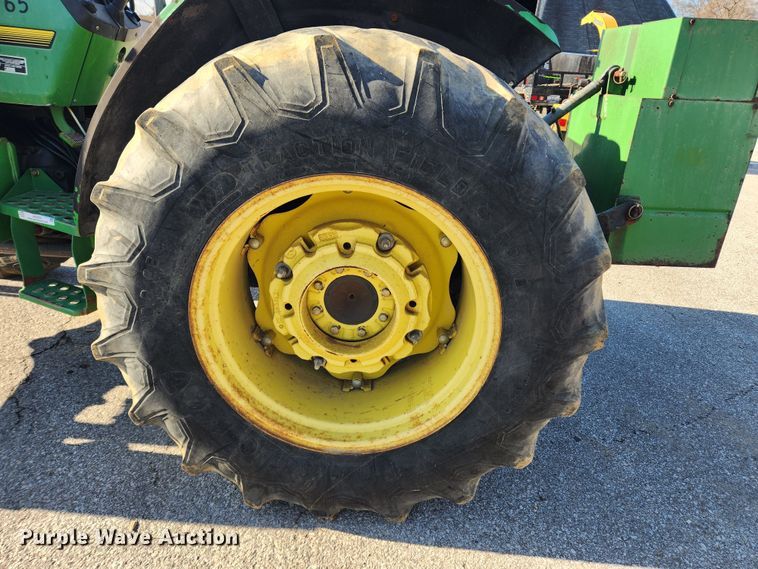 image for item JB9464 1992 John Deere 5300  MFWD tractor