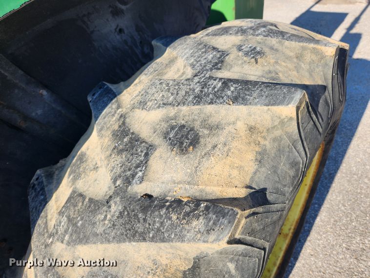 image for item JB9464 1992 John Deere 5300  MFWD tractor