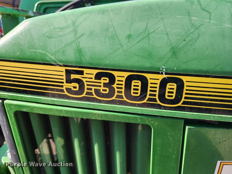 image for item JB9464 1992 John Deere 5300  MFWD tractor