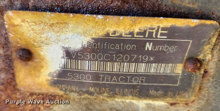 image for item JB9464 1992 John Deere 5300  MFWD tractor