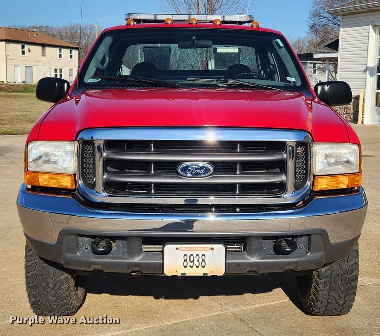 image for item JB9487 2000 Ford F350 Super Duty  SuperCab brush fire truck