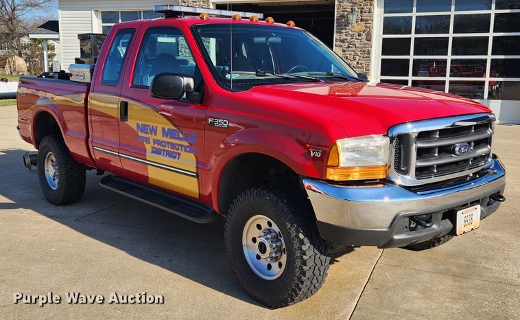 image for item JB9487 2000 Ford F350 Super Duty  SuperCab brush fire truck