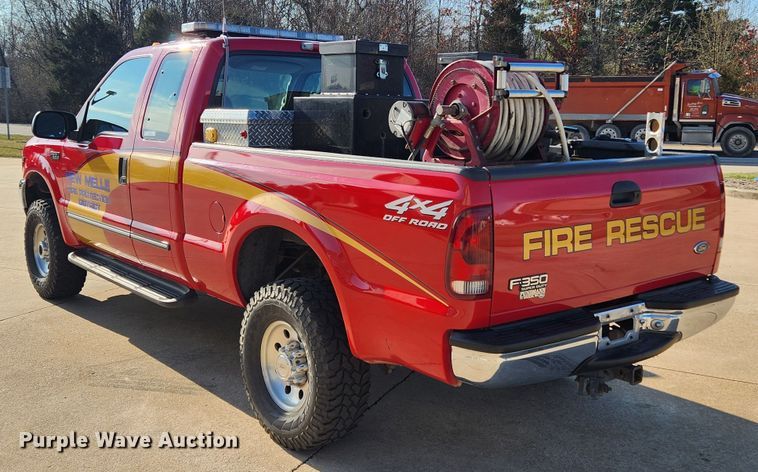 image for item JB9487 2000 Ford F350 Super Duty  SuperCab brush fire truck