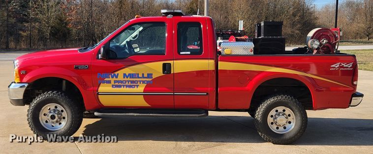 image for item JB9487 2000 Ford F350 Super Duty  SuperCab brush fire truck