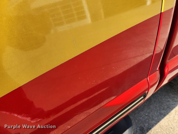 image for item JB9487 2000 Ford F350 Super Duty  SuperCab brush fire truck