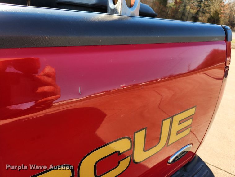 image for item JB9487 2000 Ford F350 Super Duty  SuperCab brush fire truck