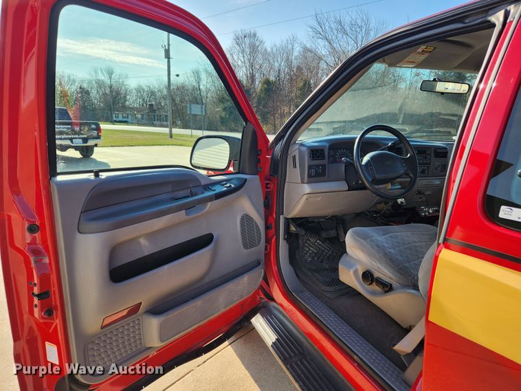 image for item JB9487 2000 Ford F350 Super Duty  SuperCab brush fire truck