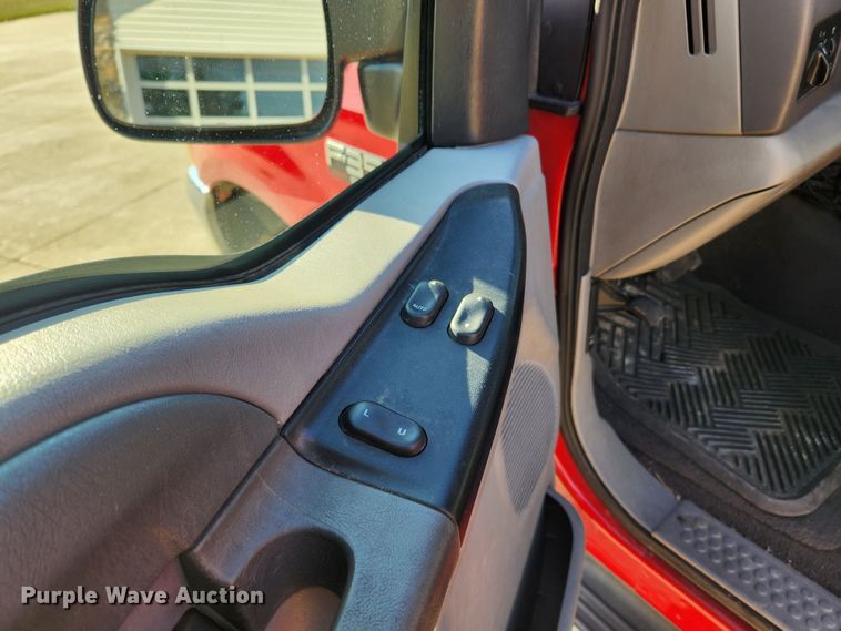 image for item JB9487 2000 Ford F350 Super Duty  SuperCab brush fire truck