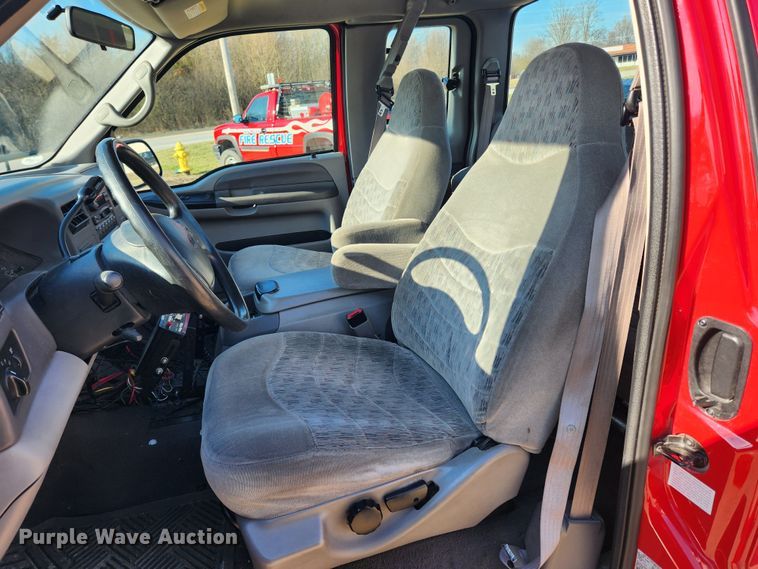 image for item JB9487 2000 Ford F350 Super Duty  SuperCab brush fire truck