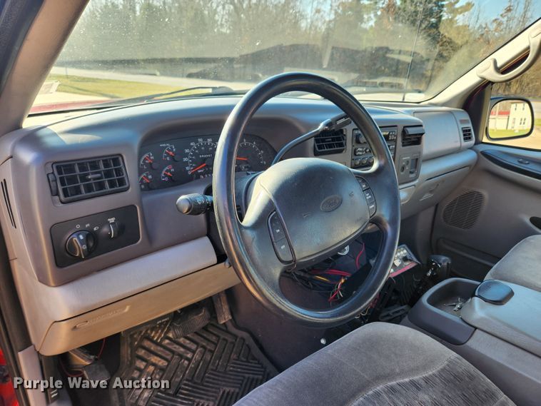 image for item JB9487 2000 Ford F350 Super Duty  SuperCab brush fire truck