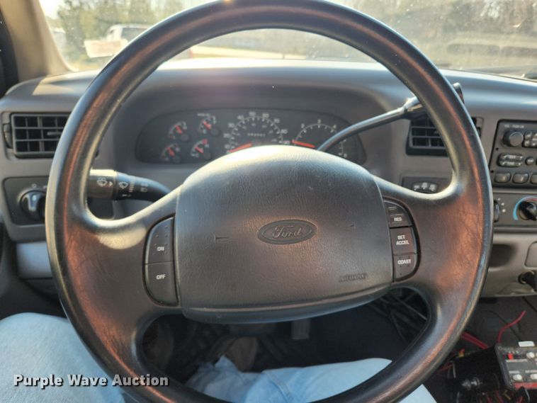 image for item JB9487 2000 Ford F350 Super Duty  SuperCab brush fire truck