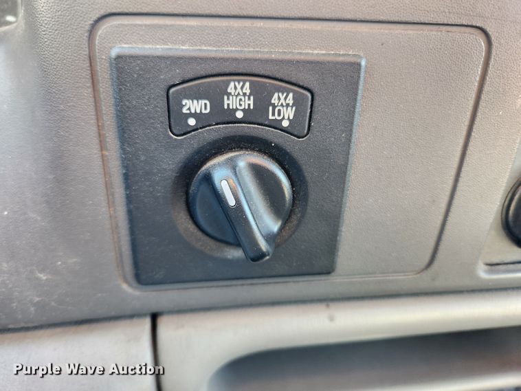 image for item JB9487 2000 Ford F350 Super Duty  SuperCab brush fire truck