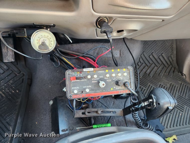 image for item JB9487 2000 Ford F350 Super Duty  SuperCab brush fire truck