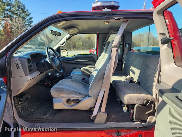 image for item JB9487 2000 Ford F350 Super Duty  SuperCab brush fire truck