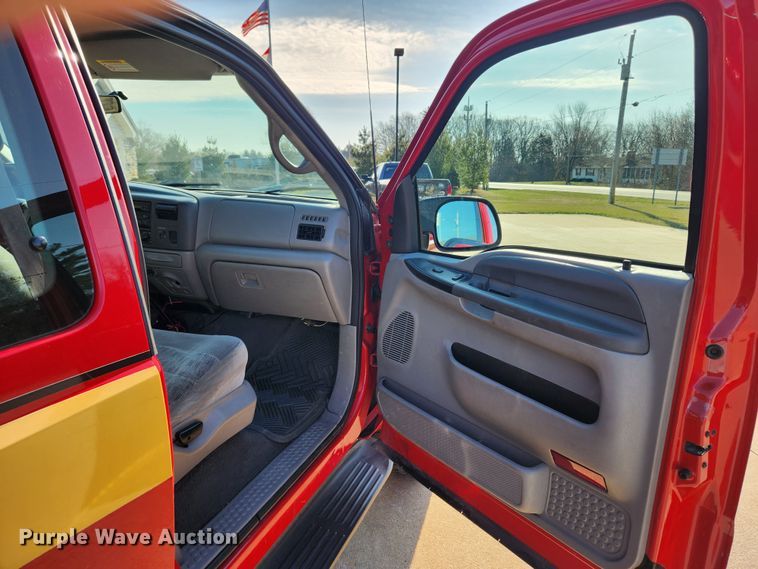 image for item JB9487 2000 Ford F350 Super Duty  SuperCab brush fire truck