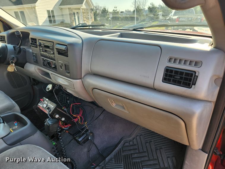 image for item JB9487 2000 Ford F350 Super Duty  SuperCab brush fire truck