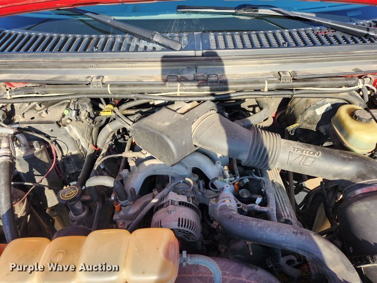 image for item JB9487 2000 Ford F350 Super Duty  SuperCab brush fire truck