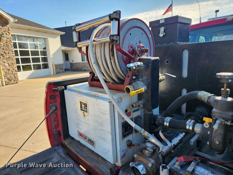 image for item JB9487 2000 Ford F350 Super Duty  SuperCab brush fire truck