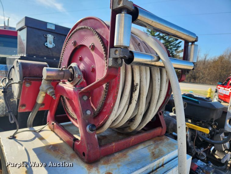 image for item JB9487 2000 Ford F350 Super Duty  SuperCab brush fire truck