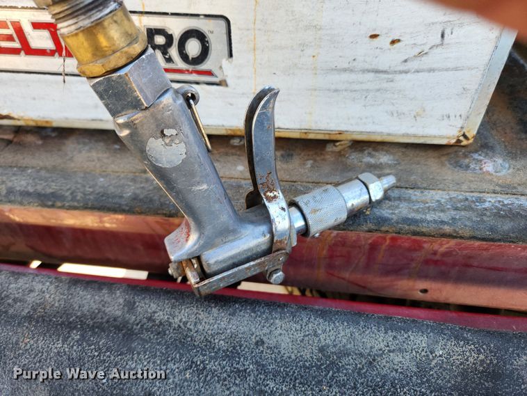 image for item JB9487 2000 Ford F350 Super Duty  SuperCab brush fire truck