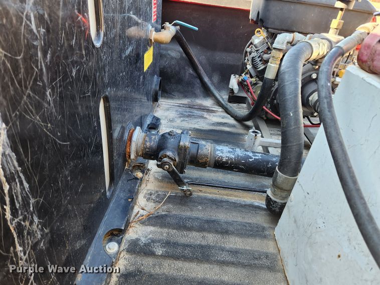 image for item JB9487 2000 Ford F350 Super Duty  SuperCab brush fire truck