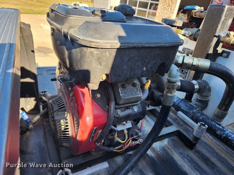 image for item JB9487 2000 Ford F350 Super Duty  SuperCab brush fire truck