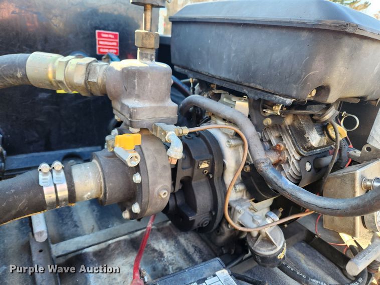 image for item JB9487 2000 Ford F350 Super Duty  SuperCab brush fire truck