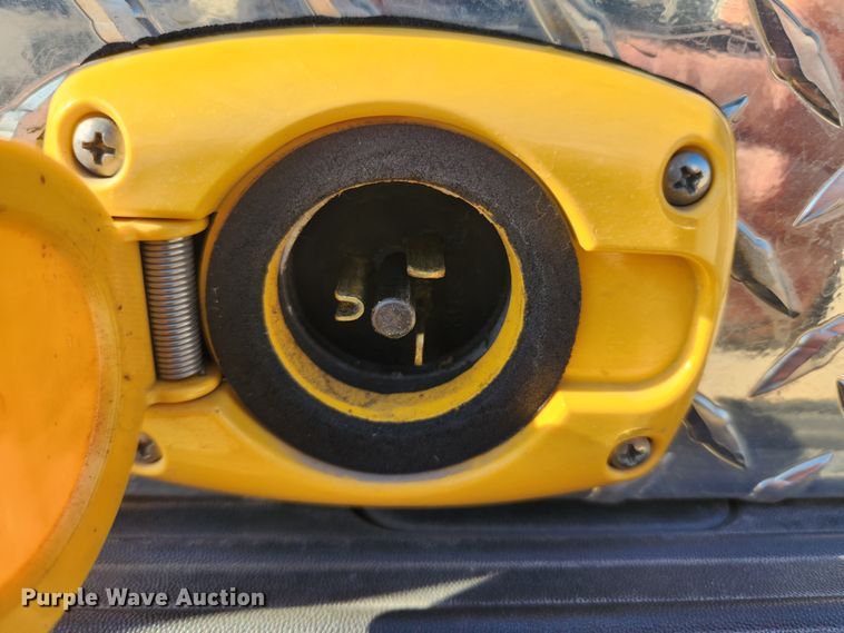 image for item JB9487 2000 Ford F350 Super Duty  SuperCab brush fire truck