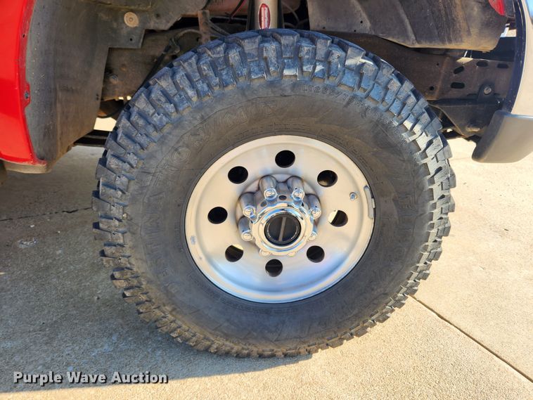 image for item JB9487 2000 Ford F350 Super Duty  SuperCab brush fire truck