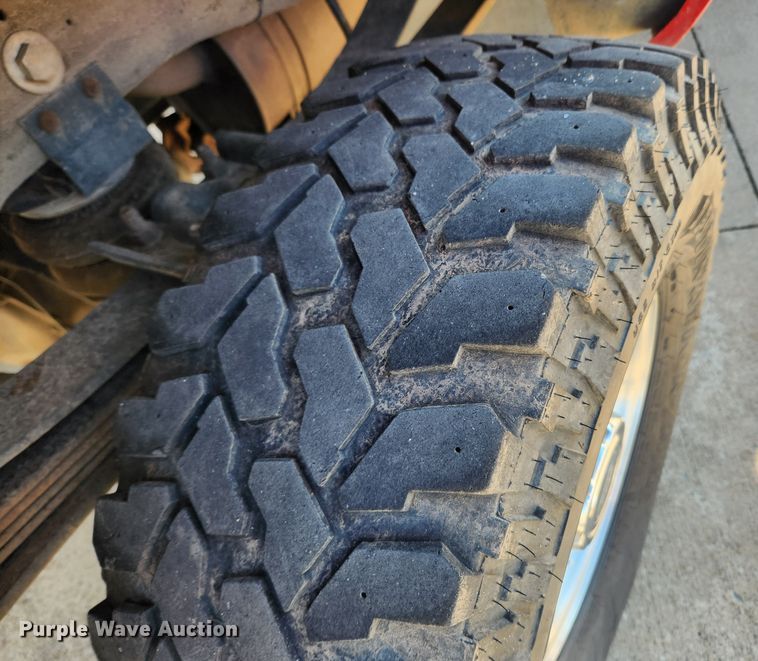 image for item JB9487 2000 Ford F350 Super Duty  SuperCab brush fire truck