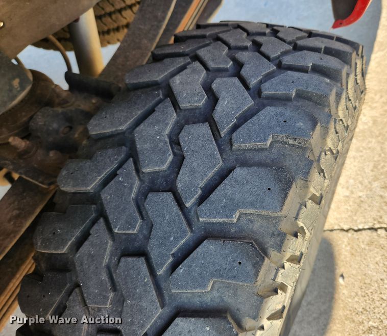 image for item JB9487 2000 Ford F350 Super Duty  SuperCab brush fire truck