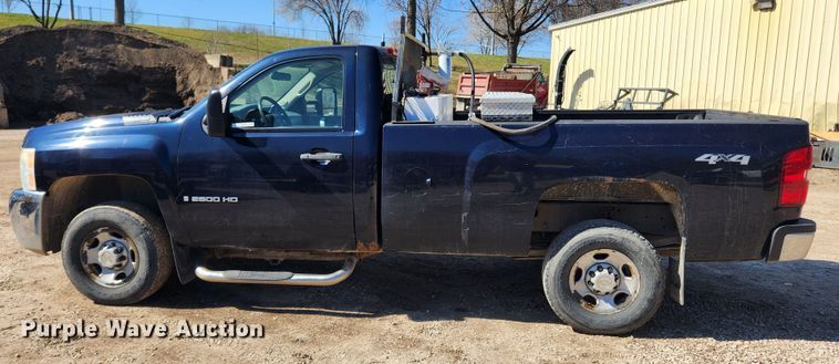 image for item JB9489 2007 Chevrolet Silverado 2500HD  pickup truck