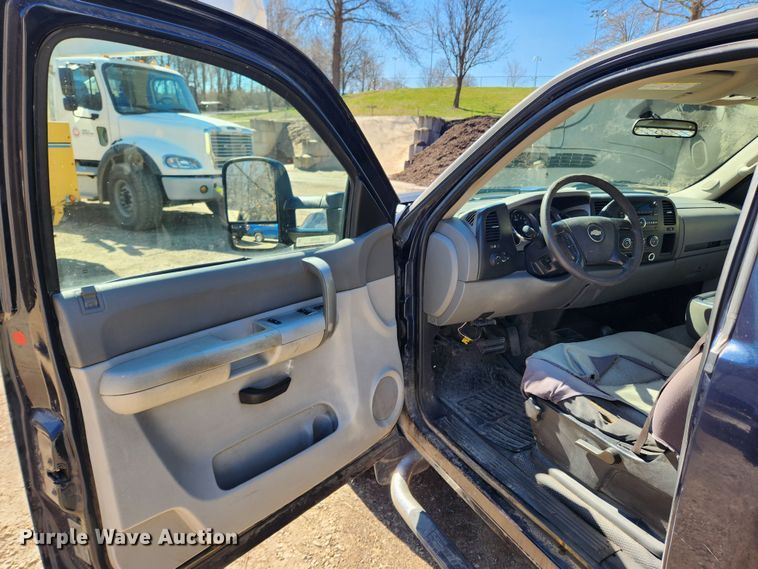 image for item JB9489 2007 Chevrolet Silverado 2500HD  pickup truck