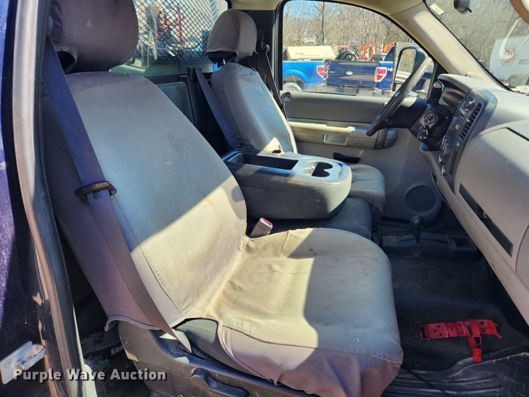 image for item JB9489 2007 Chevrolet Silverado 2500HD  pickup truck