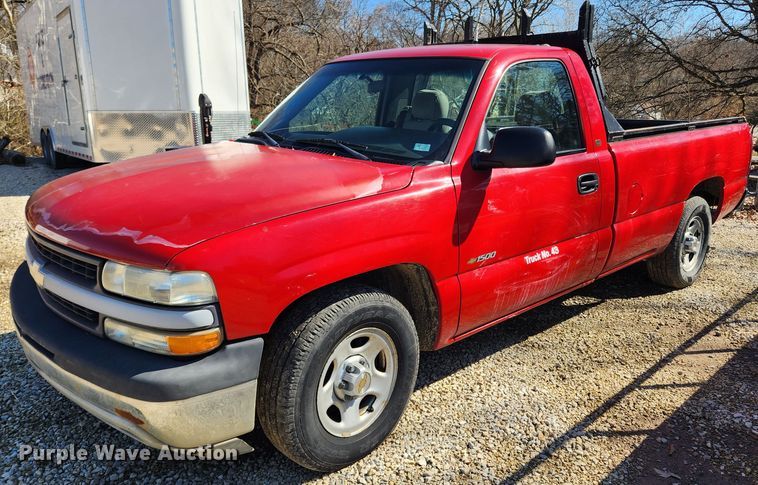 image for item JB9490 2002 Chevrolet Silverado 1500  pickup truck