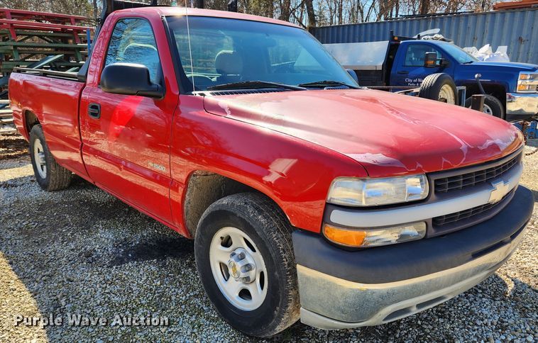 image for item JB9490 2002 Chevrolet Silverado 1500  pickup truck