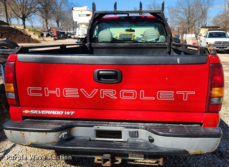 image for item JB9490 2002 Chevrolet Silverado 1500  pickup truck