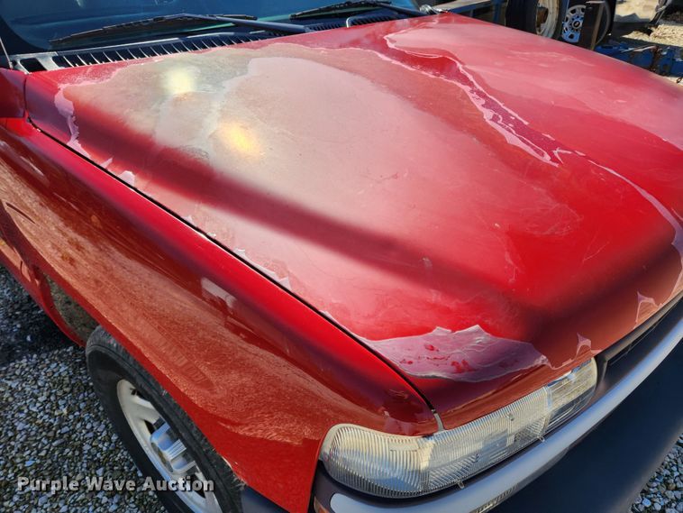 image for item JB9490 2002 Chevrolet Silverado 1500  pickup truck