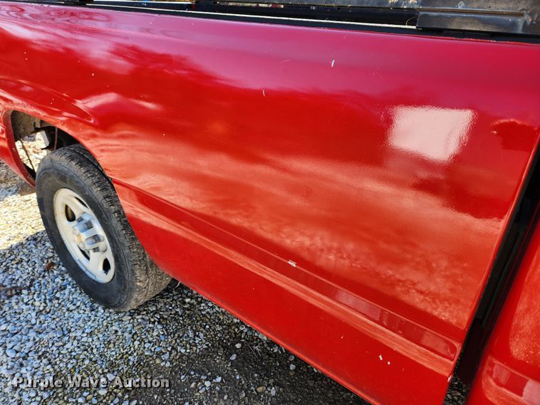 image for item JB9490 2002 Chevrolet Silverado 1500  pickup truck