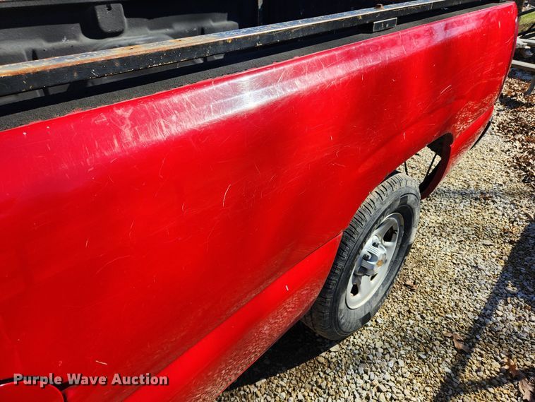 image for item JB9490 2002 Chevrolet Silverado 1500  pickup truck