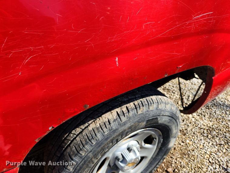 image for item JB9490 2002 Chevrolet Silverado 1500  pickup truck