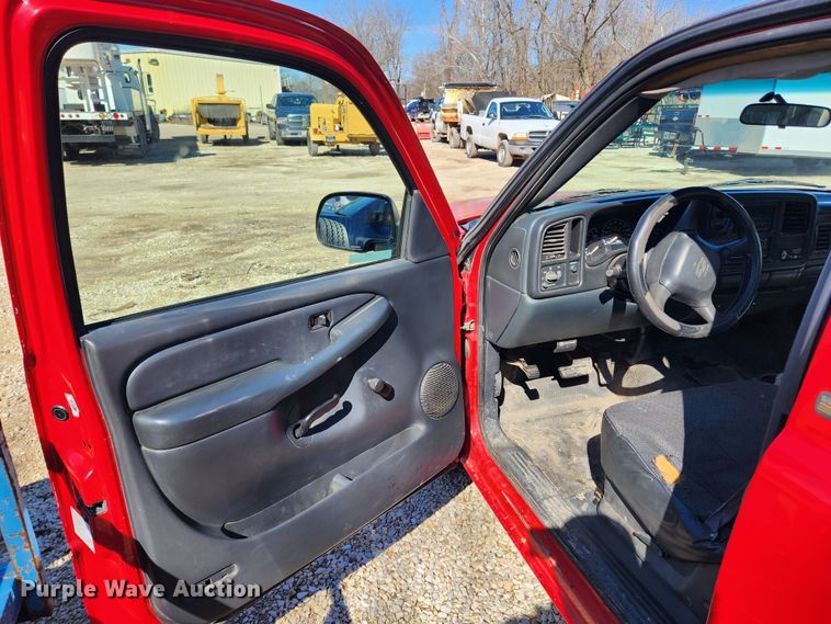 image for item JB9490 2002 Chevrolet Silverado 1500  pickup truck