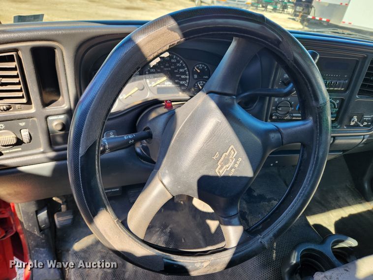 image for item JB9490 2002 Chevrolet Silverado 1500  pickup truck