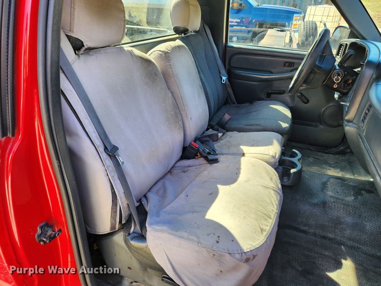 image for item JB9490 2002 Chevrolet Silverado 1500  pickup truck